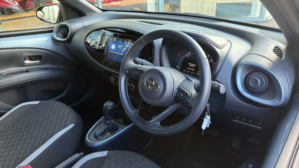 Toyota Aygo X 1.0 VVT-i Edge 5dr Auto Petrol Hatchback - Image 6