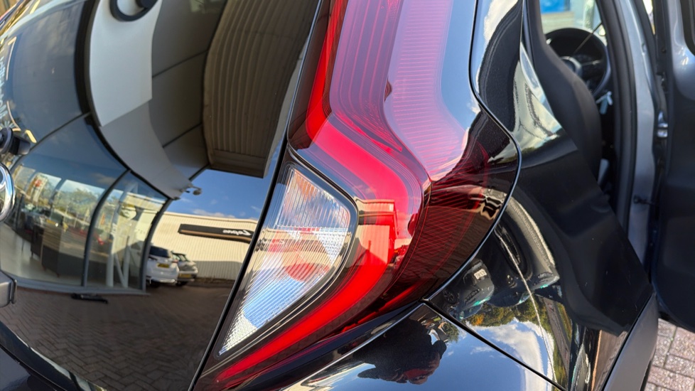 Toyota Aygo X 1.0 VVT-i Edge 5dr Auto Petrol Hatchback - Image 21
