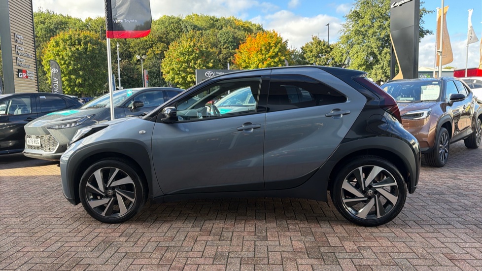 Toyota Aygo X 1.0 VVT-i Edge 5dr Auto Petrol Hatchback - Image 24