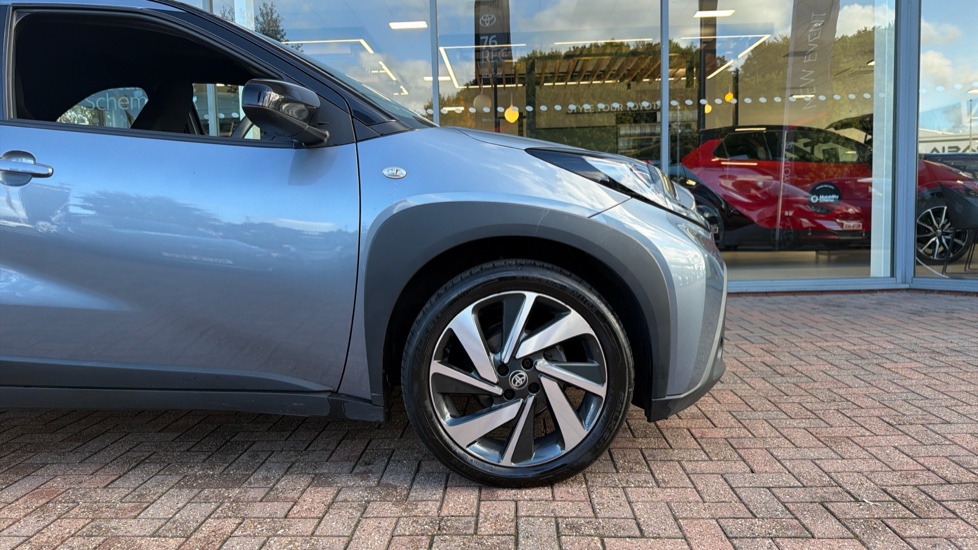 Toyota Aygo X 1.0 VVT-i Edge 5dr Auto Petrol Hatchback - Image 25