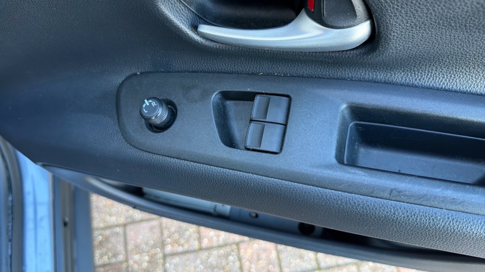 Toyota Aygo X 1.0 VVT-i Edge 5dr Auto Petrol Hatchback - Image 35