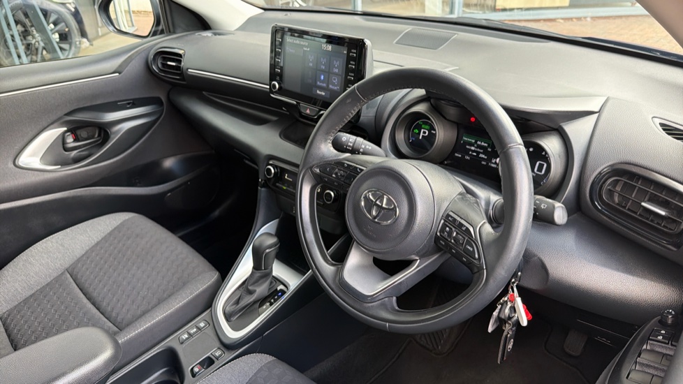 Toyota Yaris 1.5 Hybrid Design 5dr CVT Hybrid Hatchback - Image 6
