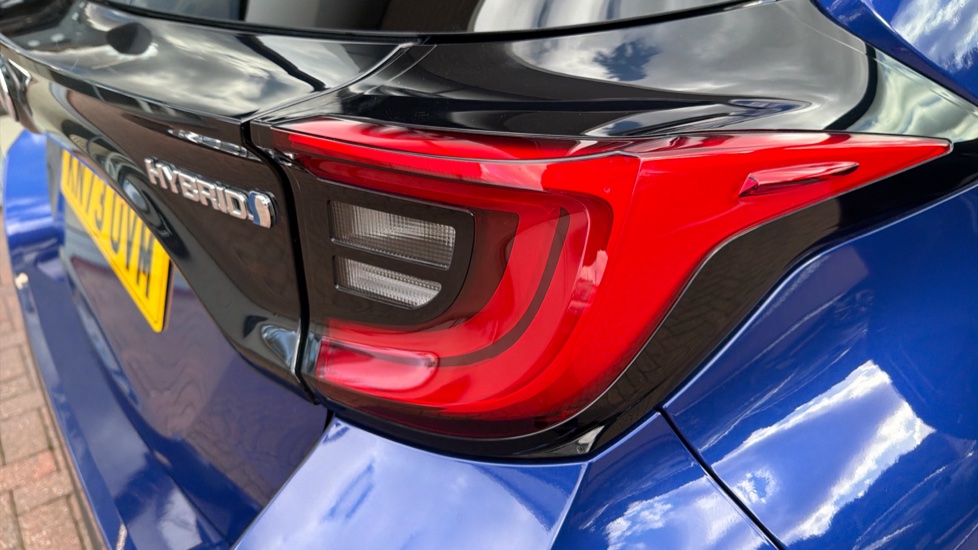 Toyota Yaris 1.5 Hybrid Design 5dr CVT Hybrid Hatchback - Image 21