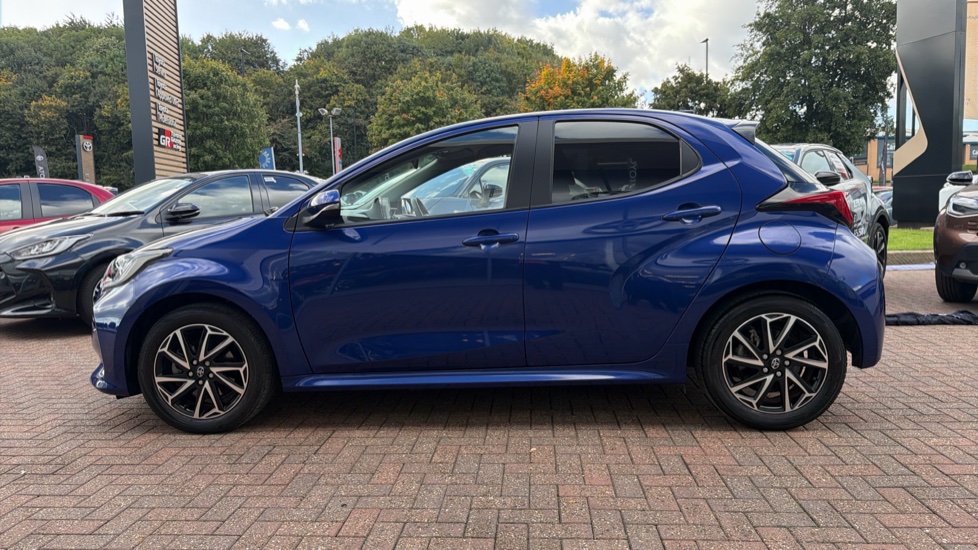 Toyota Yaris 1.5 Hybrid Design 5dr CVT Hybrid Hatchback - Image 24