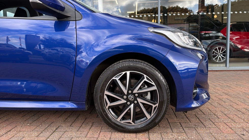 Toyota Yaris 1.5 Hybrid Design 5dr CVT Hybrid Hatchback - Image 25