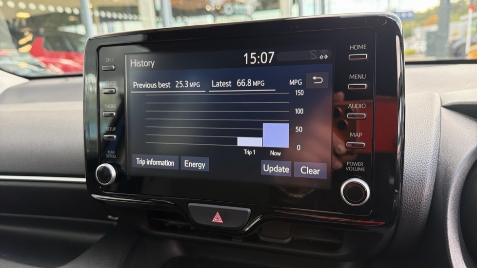 Toyota Yaris 1.5 Hybrid Design 5dr CVT Hybrid Hatchback - Image 30