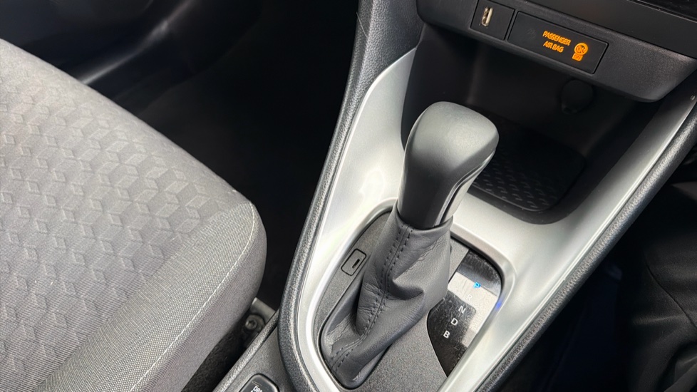 Toyota Yaris 1.5 Hybrid Design 5dr CVT Hybrid Hatchback - Image 39