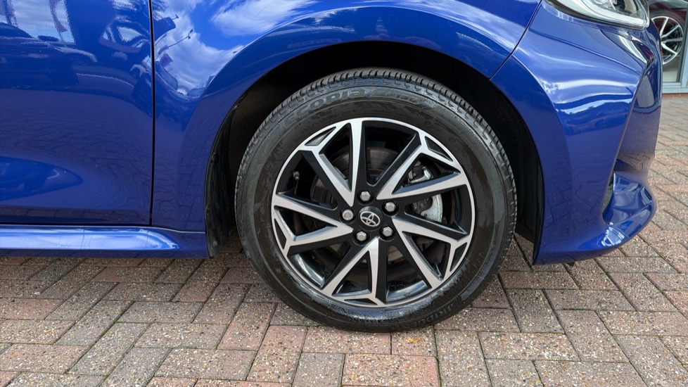 Toyota Yaris 1.5 Hybrid Design 5dr CVT Hybrid Hatchback - Image 40