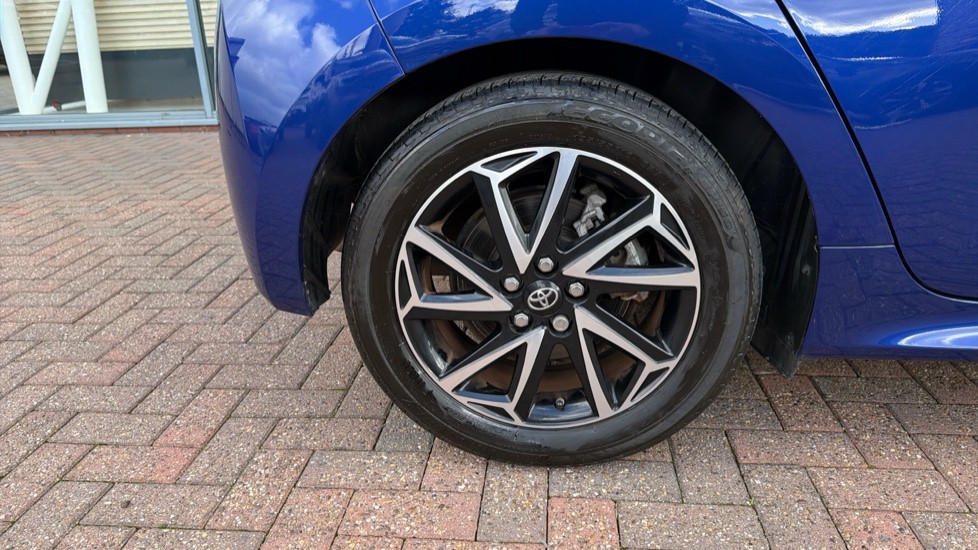 Toyota Yaris 1.5 Hybrid Design 5dr CVT Hybrid Hatchback - Image 41