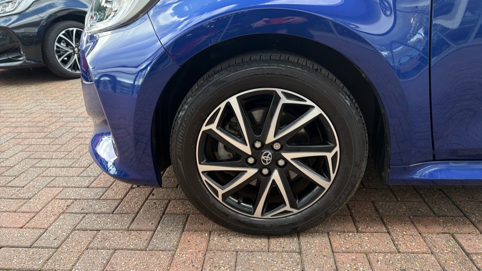 Toyota Yaris 1.5 Hybrid Design 5dr CVT Hybrid Hatchback - Image 42