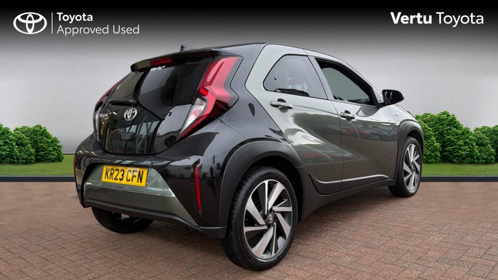 Toyota Aygo X 1.0 VVT-i Edge 5dr Auto Petrol Hatchback - Image 2