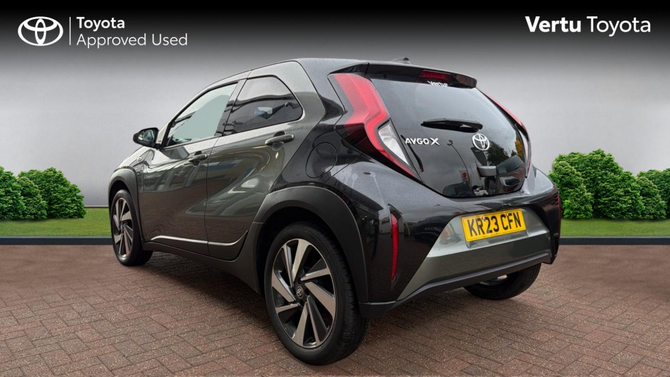 Toyota Aygo X 1.0 VVT-i Edge 5dr Auto Petrol Hatchback - Image 4