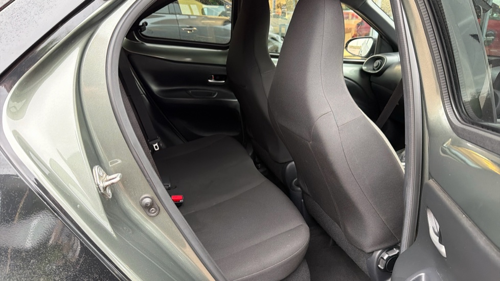 Toyota Aygo X 1.0 VVT-i Edge 5dr Auto Petrol Hatchback - Image 8