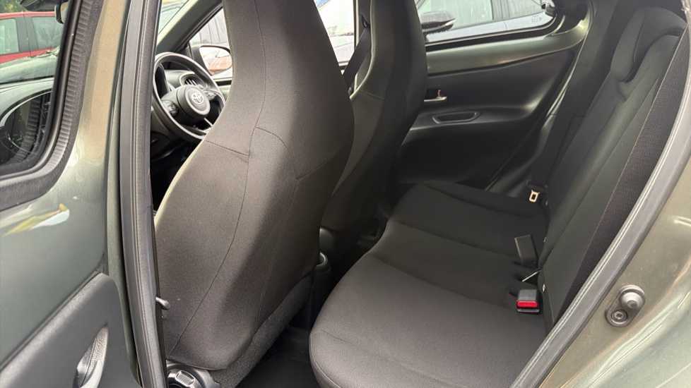Toyota Aygo X 1.0 VVT-i Edge 5dr Auto Petrol Hatchback - Image 15