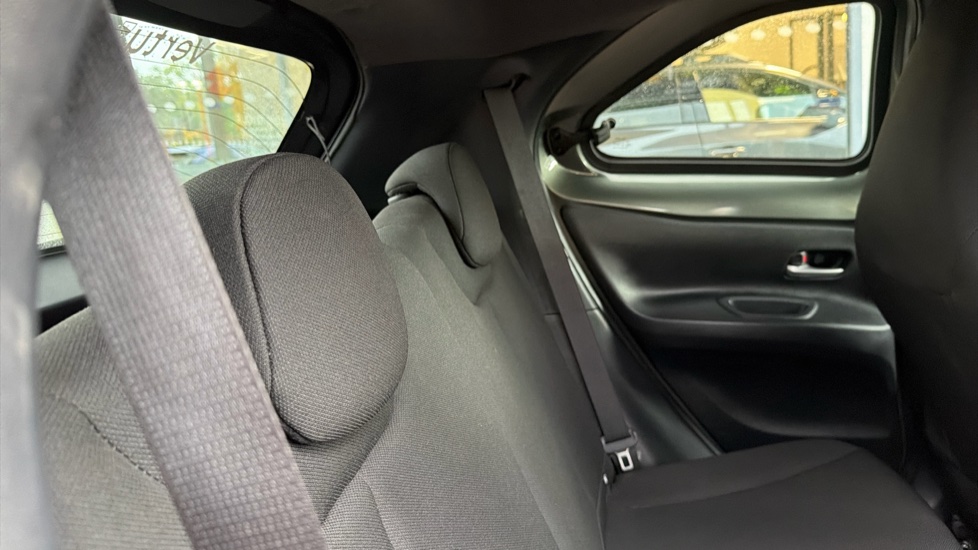 Toyota Aygo X 1.0 VVT-i Edge 5dr Auto Petrol Hatchback - Image 18