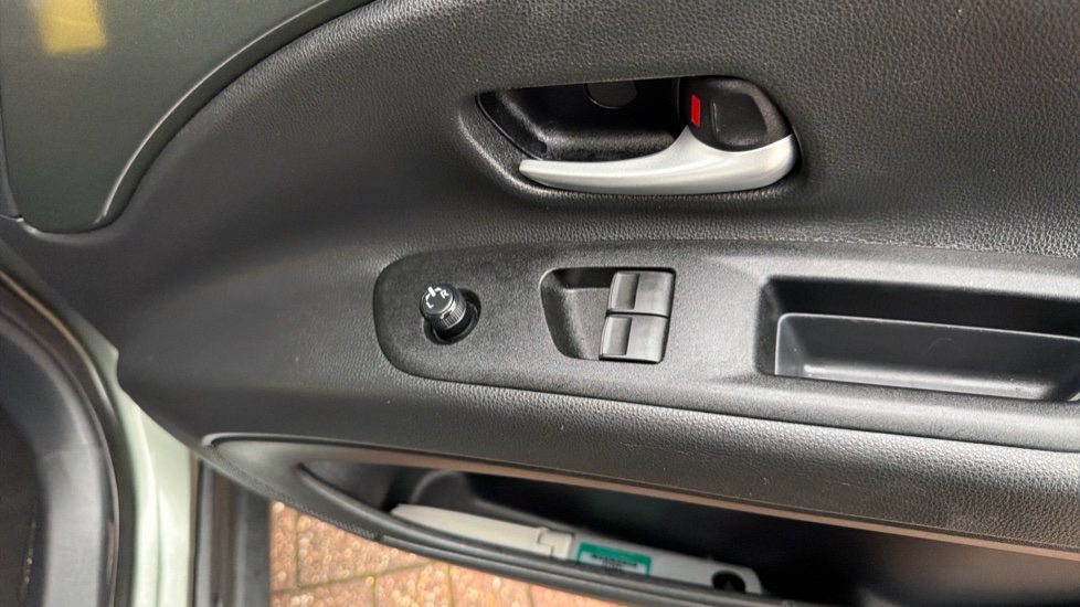 Toyota Aygo X 1.0 VVT-i Edge 5dr Auto Petrol Hatchback - Image 35