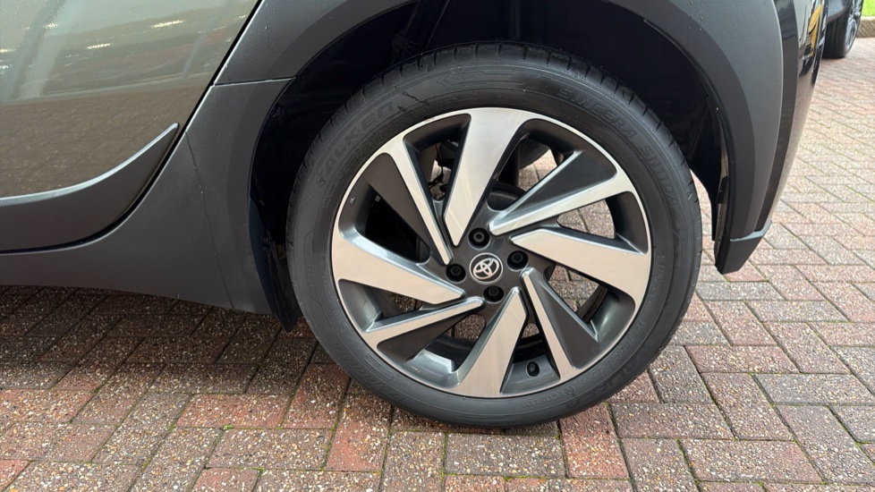 Toyota Aygo X 1.0 VVT-i Edge 5dr Auto Petrol Hatchback - Image 43