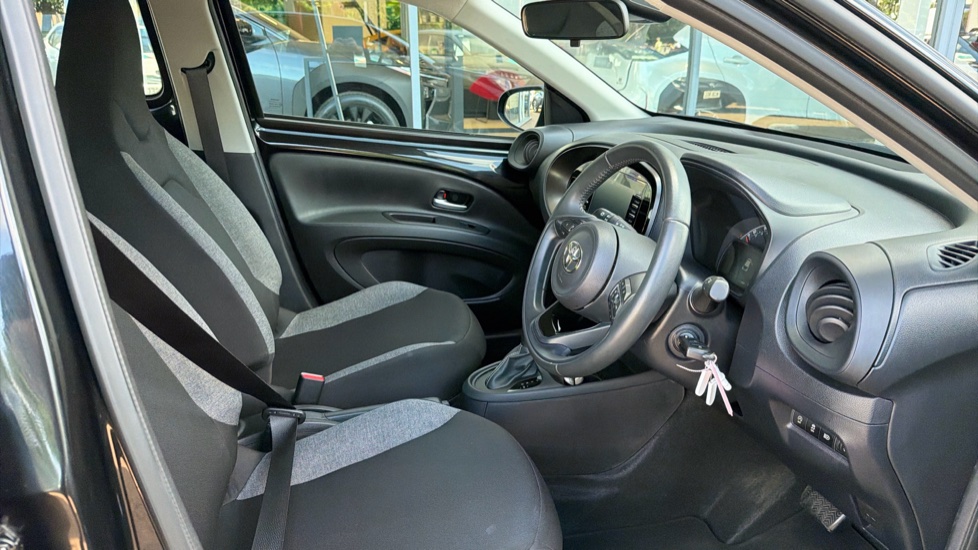 Toyota Aygo X 1.0 VVT-i Pure 5dr Auto Petrol Hatchback - Image 12