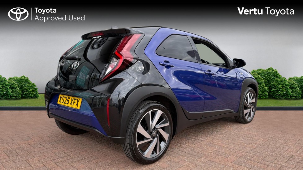 Toyota Aygo X 1.0 VVT-i Edge 5dr Auto Petrol Hatchback - Image 2