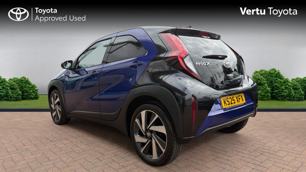 Toyota Aygo X 1.0 VVT-i Edge 5dr Auto Petrol Hatchback - Image 4