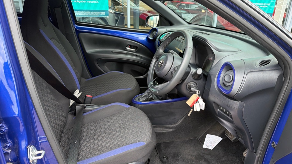 Toyota Aygo X 1.0 VVT-i Edge 5dr Auto Petrol Hatchback - Image 12