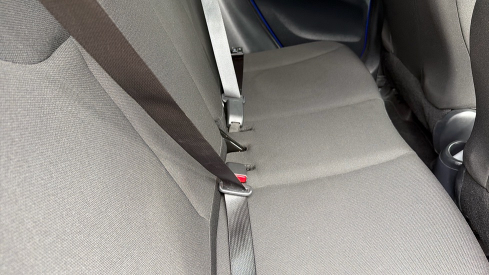 Toyota Aygo X 1.0 VVT-i Edge 5dr Auto Petrol Hatchback - Image 14