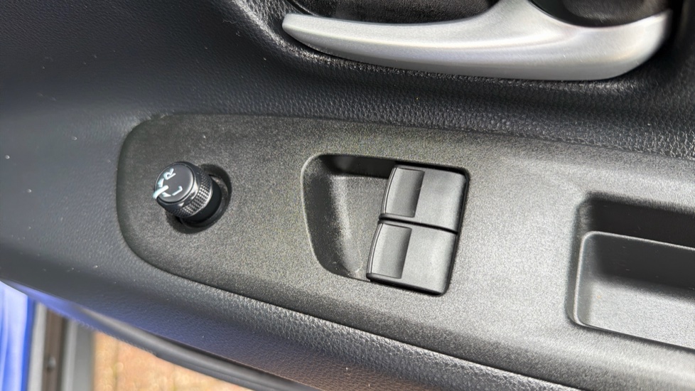Toyota Aygo X 1.0 VVT-i Edge 5dr Auto Petrol Hatchback - Image 35