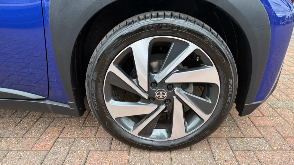 Toyota Aygo X 1.0 VVT-i Edge 5dr Auto Petrol Hatchback - Image 40