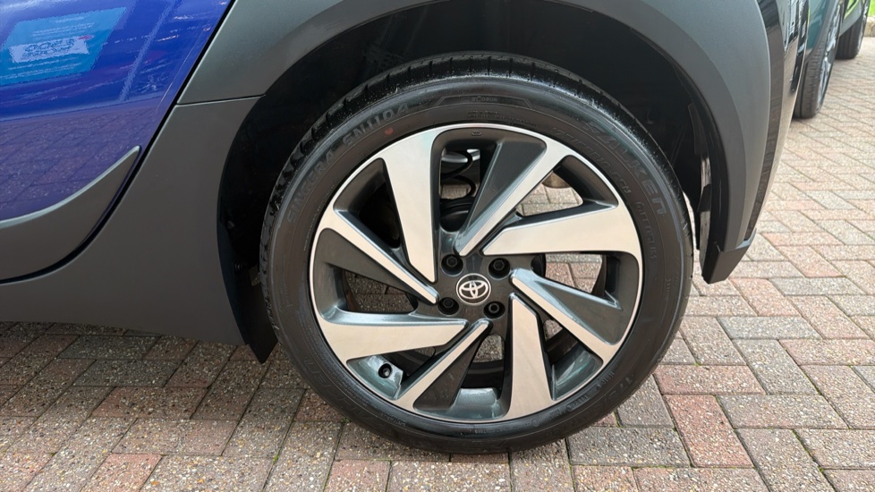 Toyota Aygo X 1.0 VVT-i Edge 5dr Auto Petrol Hatchback - Image 43
