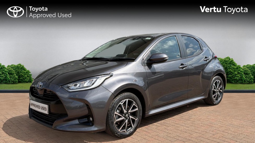 Toyota Yaris 1.5 Hybrid Design 5dr CVT Hybrid Hatchback - Image 3