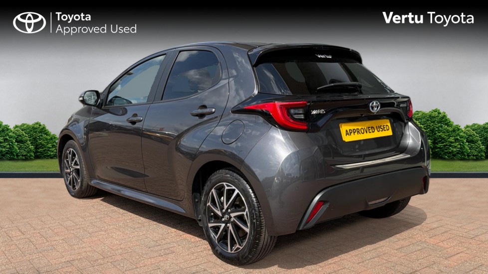 Toyota Yaris 1.5 Hybrid Design 5dr CVT Hybrid Hatchback - Image 4