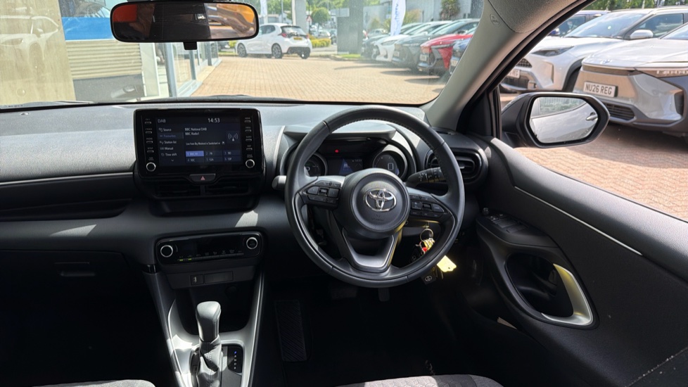 Toyota Yaris 1.5 Hybrid Design 5dr CVT Hybrid Hatchback - Image 7