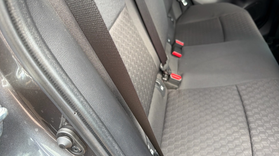 Toyota Yaris 1.5 Hybrid Design 5dr CVT Hybrid Hatchback - Image 14