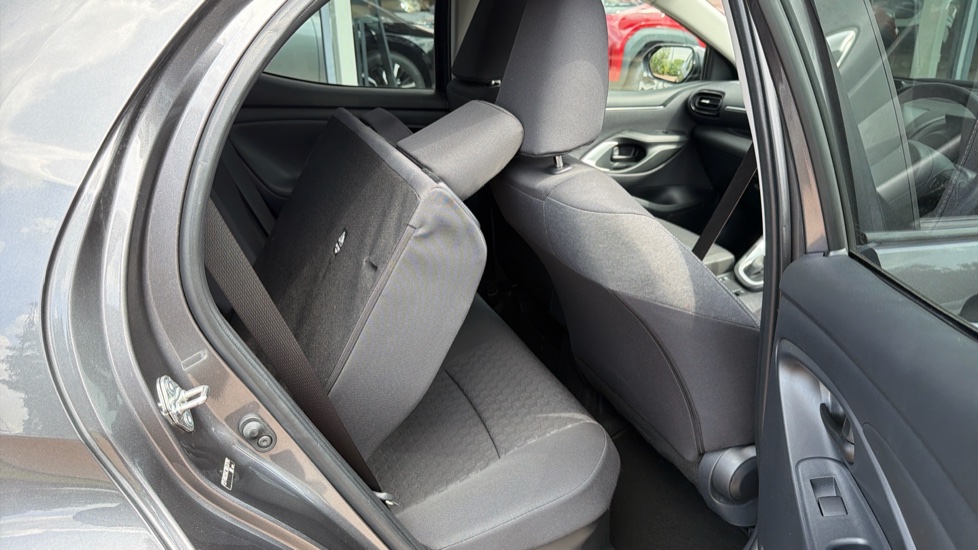 Toyota Yaris 1.5 Hybrid Design 5dr CVT Hybrid Hatchback - Image 18