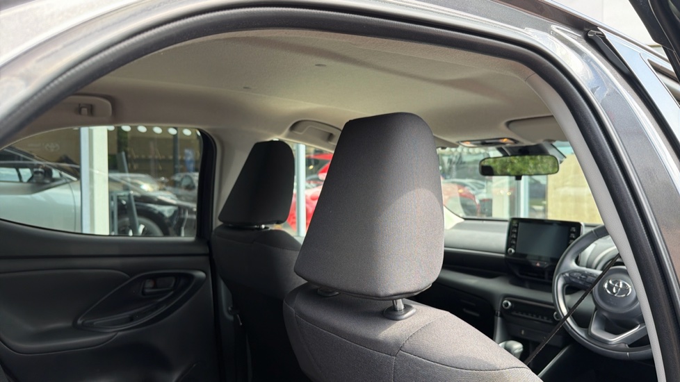Toyota Yaris 1.5 Hybrid Design 5dr CVT Hybrid Hatchback - Image 19