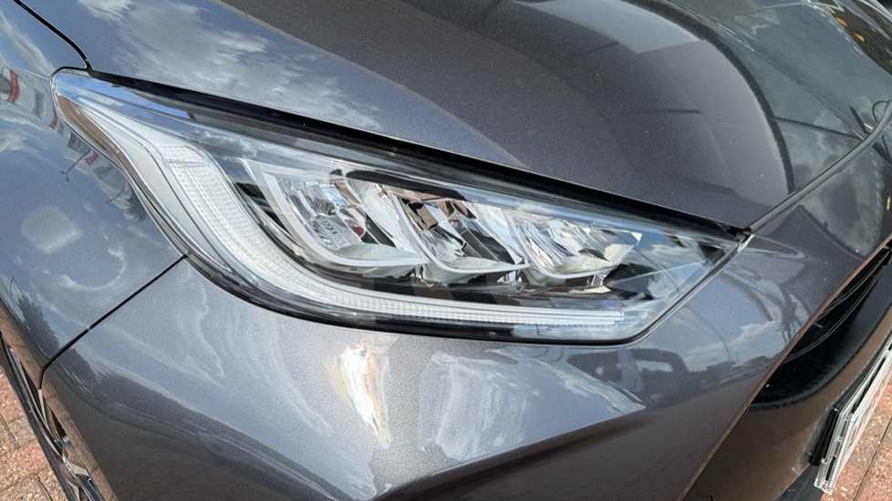Toyota Yaris 1.5 Hybrid Design 5dr CVT Hybrid Hatchback - Image 20