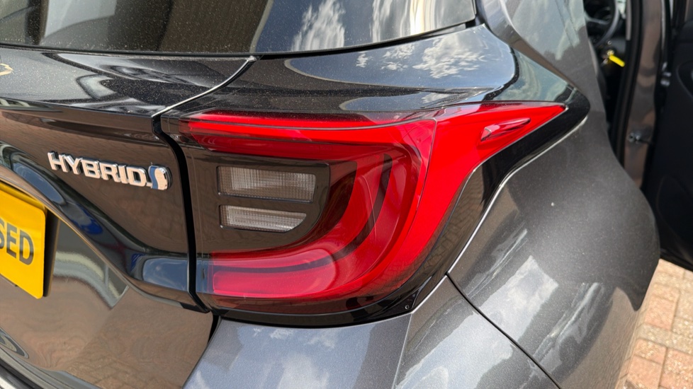 Toyota Yaris 1.5 Hybrid Design 5dr CVT Hybrid Hatchback - Image 21