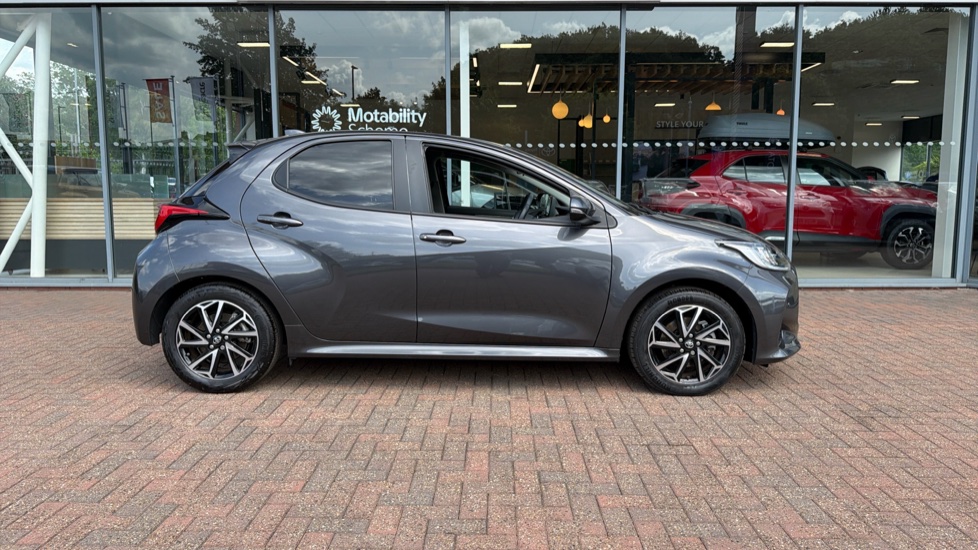 Toyota Yaris 1.5 Hybrid Design 5dr CVT Hybrid Hatchback - Image 23