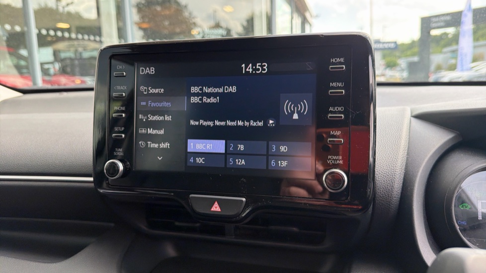 Toyota Yaris 1.5 Hybrid Design 5dr CVT Hybrid Hatchback - Image 32