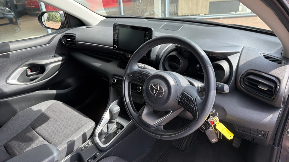 Toyota Yaris 1.5 Hybrid Design 5dr CVT Hybrid Hatchback - Image 34