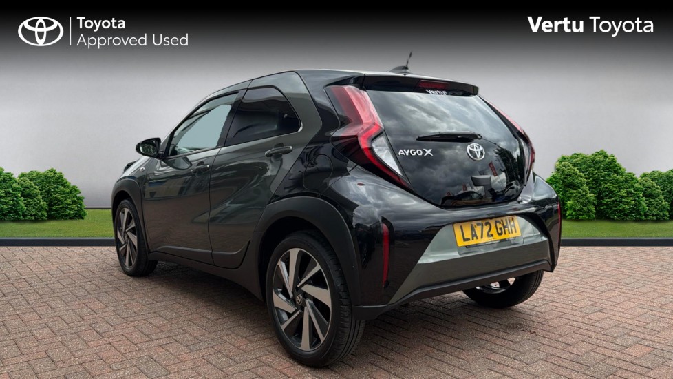 Toyota Aygo X 1.0 VVT-i Edge 5dr Auto Petrol Hatchback - Image 4
