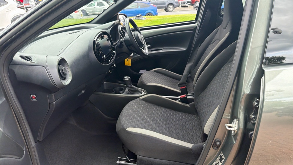 Toyota Aygo X 1.0 VVT-i Edge 5dr Auto Petrol Hatchback - Image 5