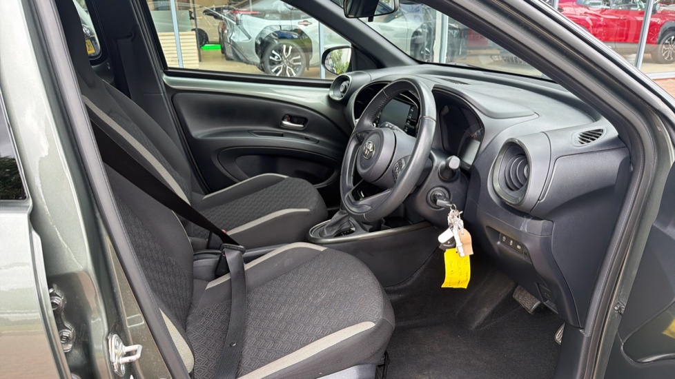 Toyota Aygo X 1.0 VVT-i Edge 5dr Auto Petrol Hatchback - Image 12