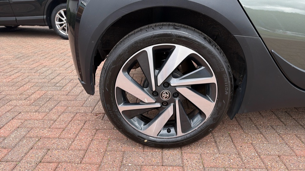 Toyota Aygo X 1.0 VVT-i Edge 5dr Auto Petrol Hatchback - Image 41