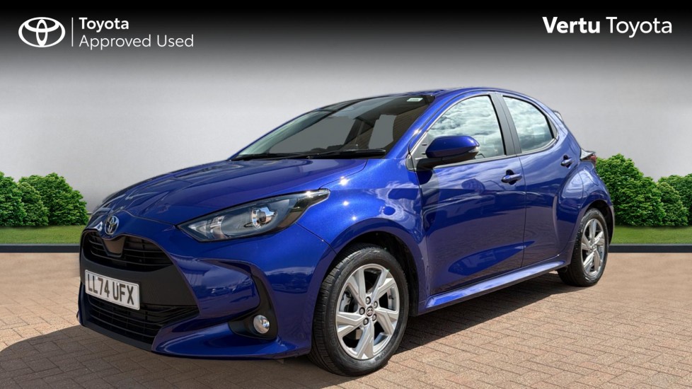 Toyota Yaris 1.5 Hybrid Icon 5dr CVT Hybrid Hatchback - Image 3