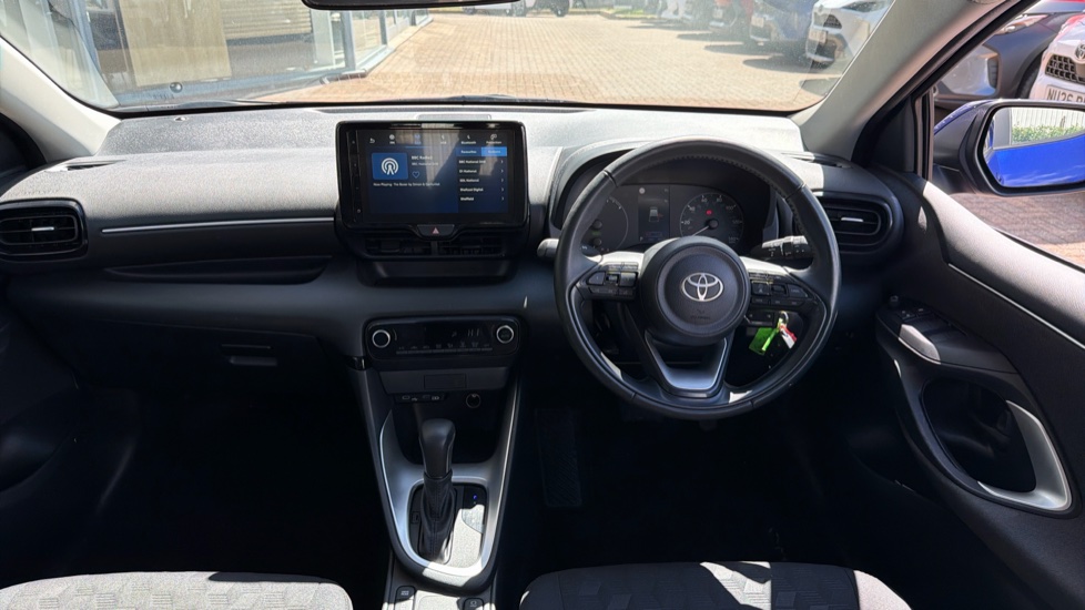 Toyota Yaris 1.5 Hybrid Icon 5dr CVT Hybrid Hatchback - Image 6