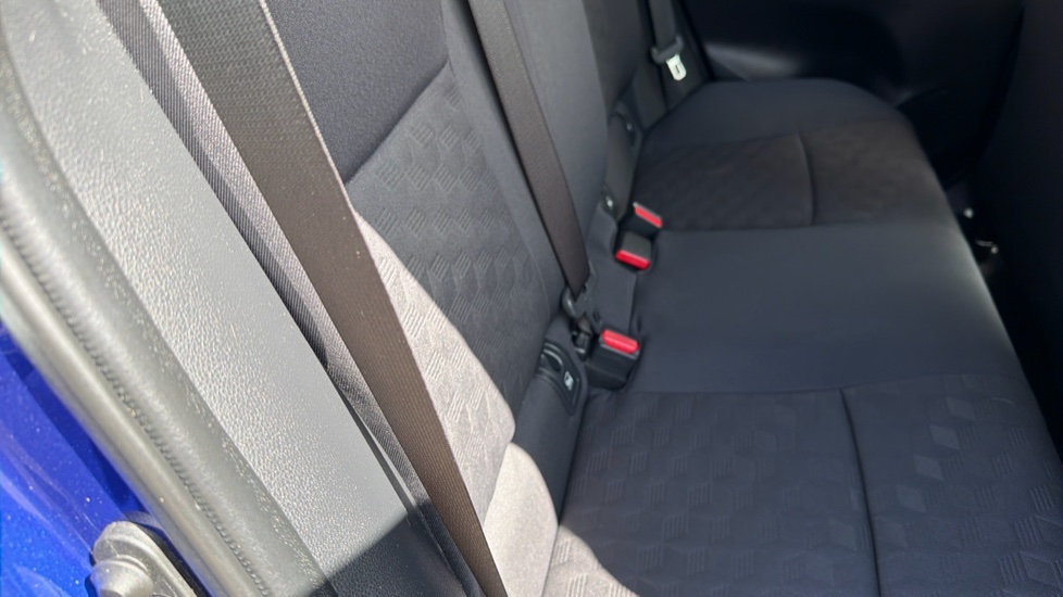 Toyota Yaris 1.5 Hybrid Icon 5dr CVT Hybrid Hatchback - Image 14