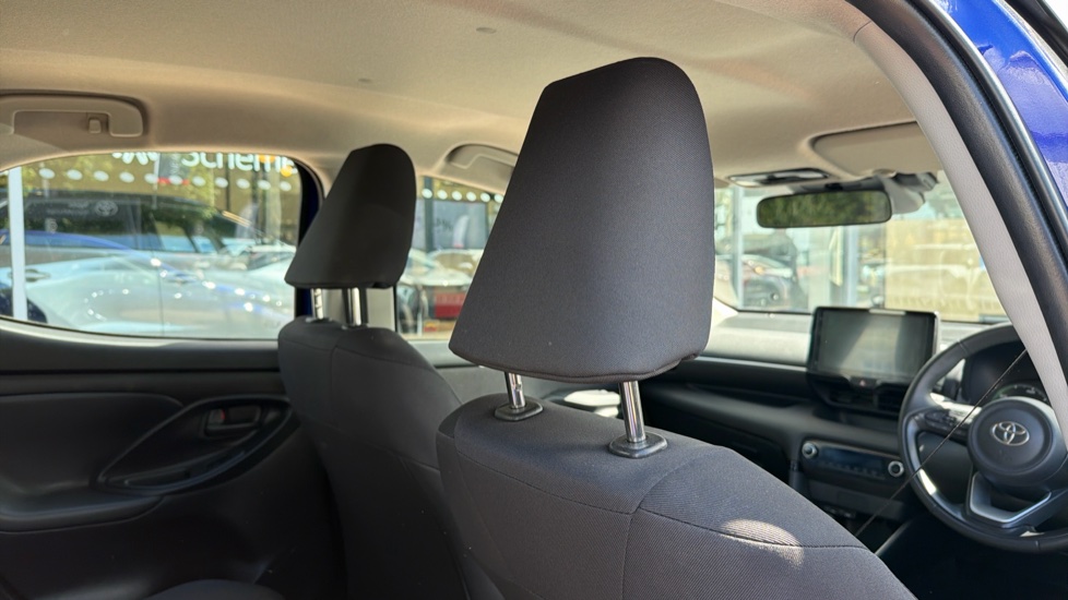 Toyota Yaris 1.5 Hybrid Icon 5dr CVT Hybrid Hatchback - Image 19