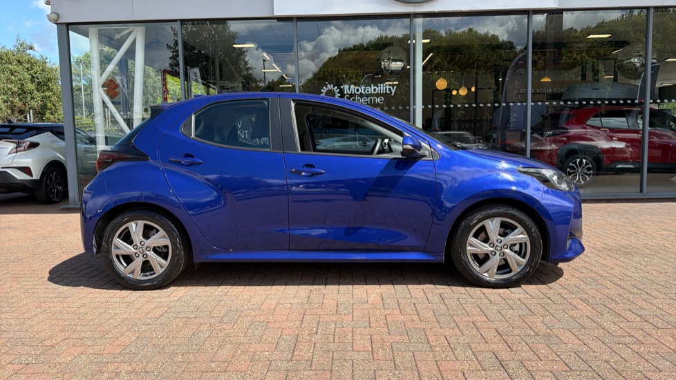 Toyota Yaris 1.5 Hybrid Icon 5dr CVT Hybrid Hatchback - Image 23