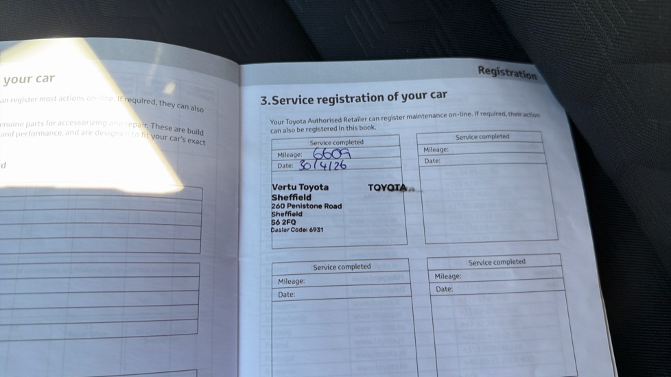 Toyota Yaris 1.5 Hybrid Icon 5dr CVT Hybrid Hatchback - Image 27